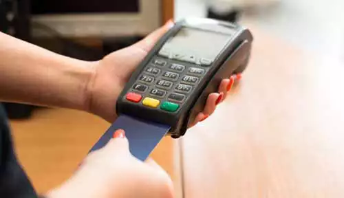 Où échanger des euros contre des dollars canadiens ? - Payer ses achats avec sa carte bancaire